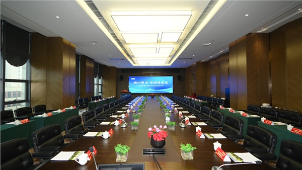  凝心聚力，突圍謀發(fā)展